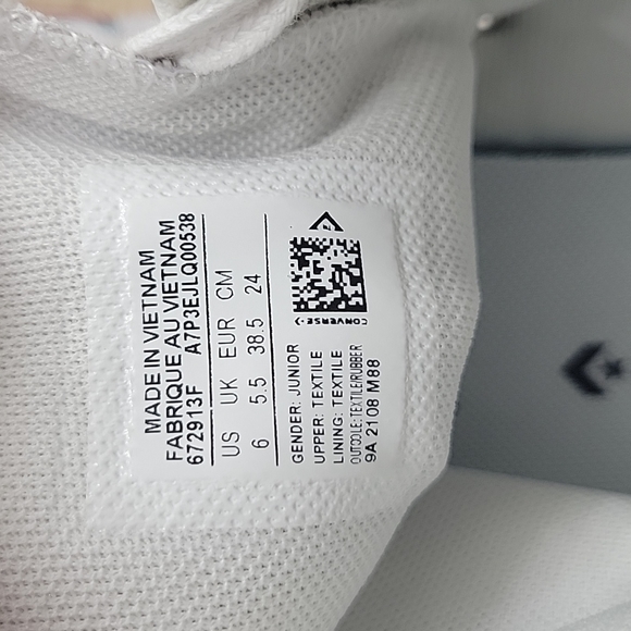 Converse High Top Brand new size junior 6=size women's 8. - Picture 11 of 13